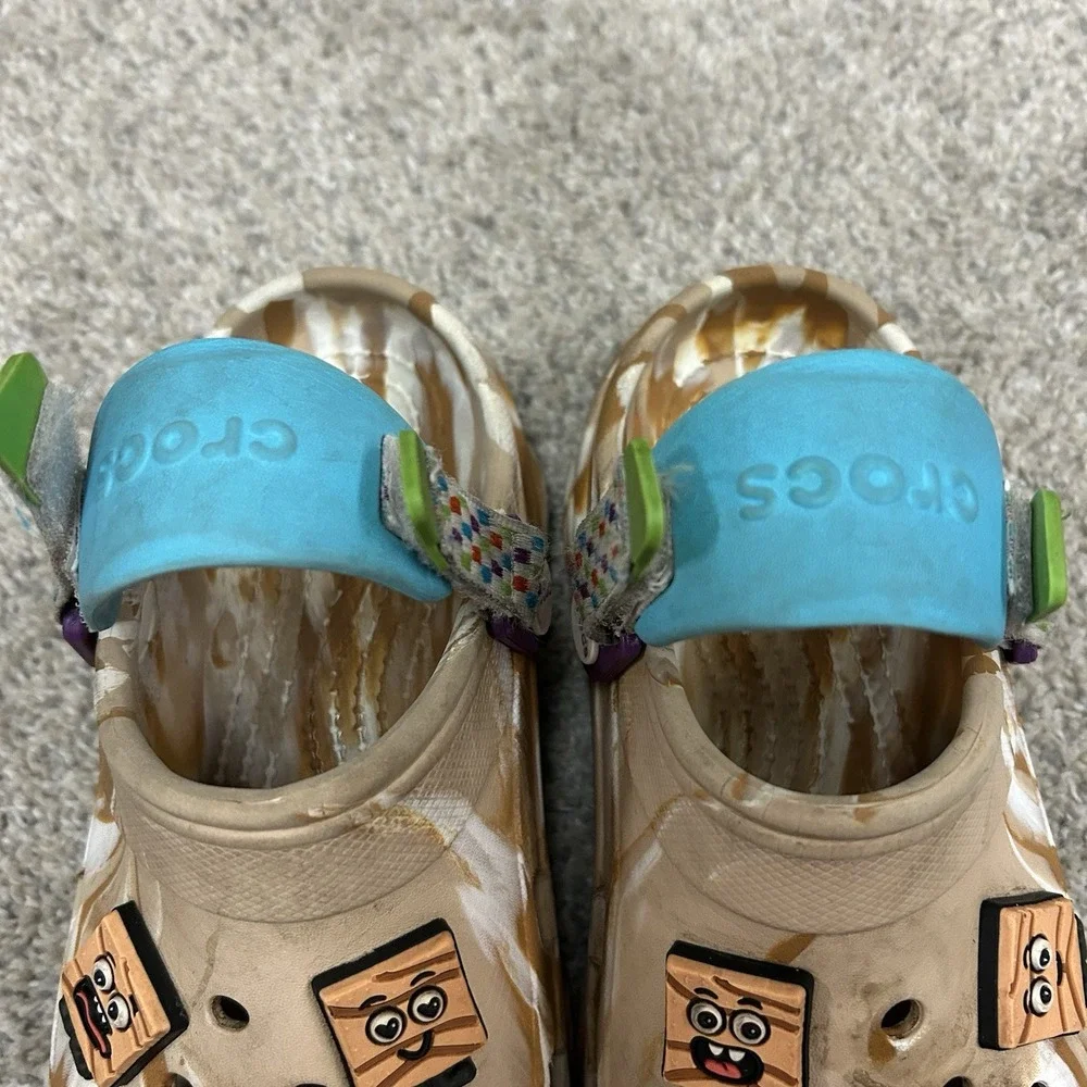 Crocs‎ Limited Edition Cinnamon Toast Crunch Clogs 207925-J3 Junior Size 3 Brown